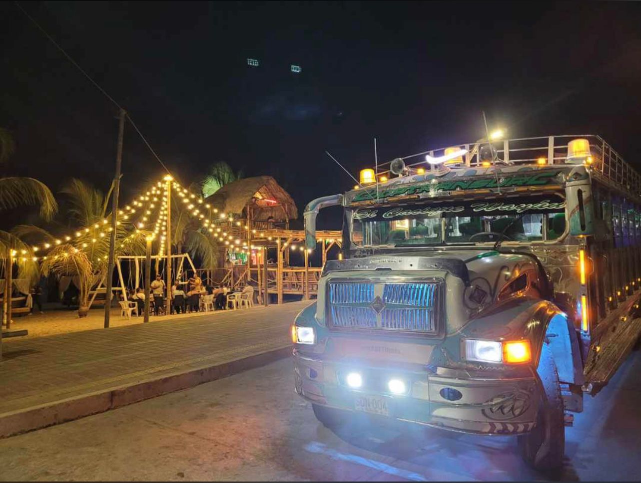 Chiva Rumbera en Hotel Wayira La Guajira